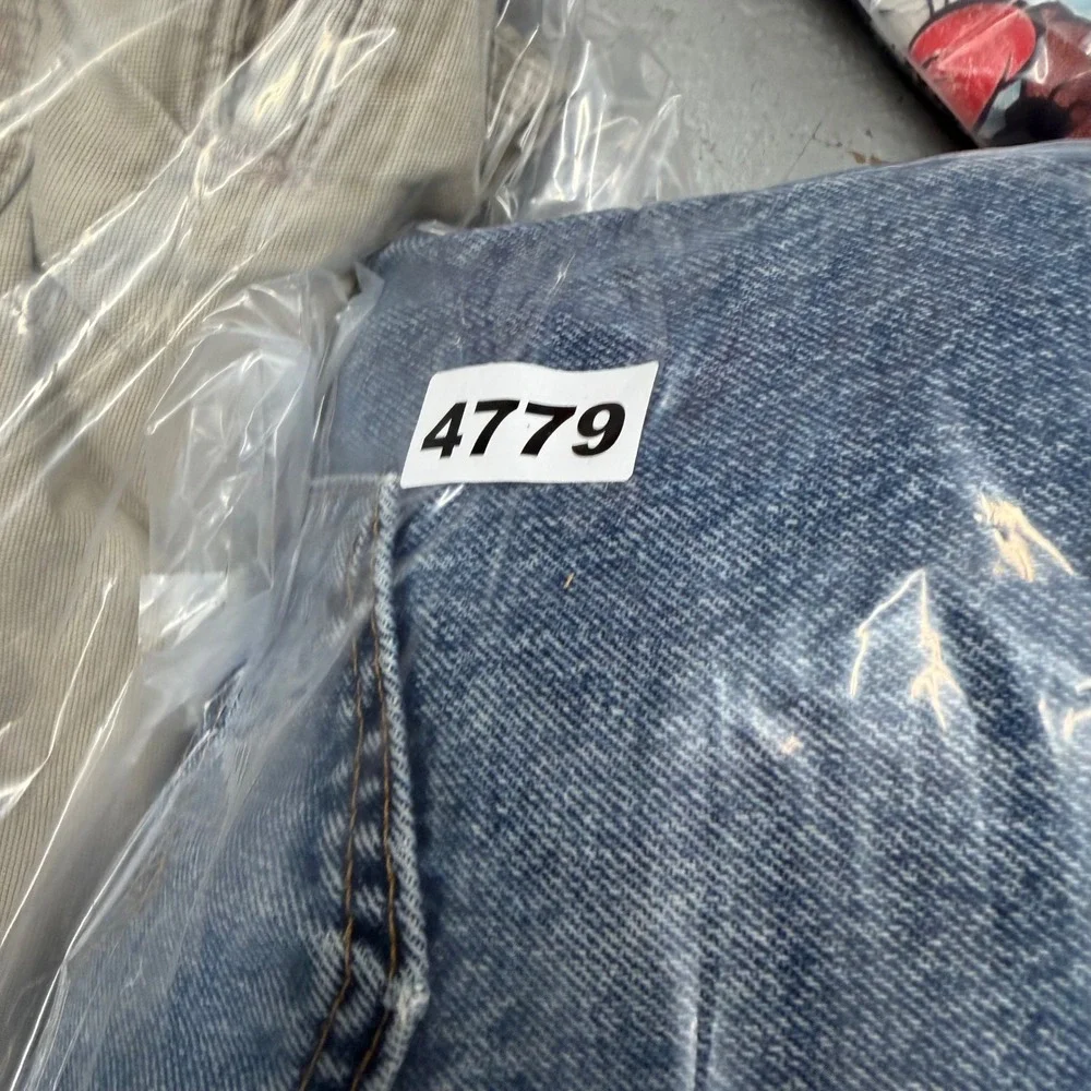 Levis 550 Relaxed Fit Tapered Leg Jeans Mens 33x32 Medium‎ Wash Blue Made in USA
